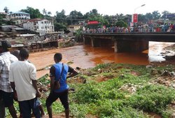 Sierra Leone braucht Hilfe. Überschwemmungen und Erdrutsch führten zur Katastrophe.