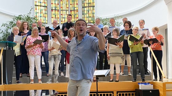 Dynamisch gelebte Musik ist ohne Ende. – In Kassel beendete der Christliche Sängerbund seine Arbeit. Dort begann aber auch die inhaltliche Weiterführung in neuen Strukturen. 