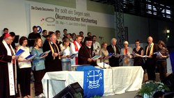 Beim ersten Ökumenischen Kirchentag 2003 in Berlin unterzeichneten die Mitgliedskirchen der Arbeitsgemeinschaft Christlicher Kirchen in Deutschland die Charta Oecumenica.