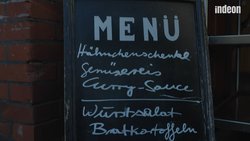 Mittagsmenü-Auswahl für einen Euro. Seit zwanzig Jahren gibt es dieses Angebot der evangelisch-methodistischen Gemeinde am Merianplatz in Frankfurt am Main.