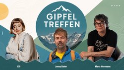 In der Mitte ein großer gefüllter Kreis mit Bergen und dem Wort »Gipfeltreffen«. Links: Frau: dunkelblond, geschlossene Augen, Lippenstift. In der Mitte unten: Mann: dunkelblond, Bart leicht graumeliert. Rechts Frau: dunkle Haare, Brille, Text auf dem T-Shirt: »Bad Theology kills« (Schlechte Theologie tötet).