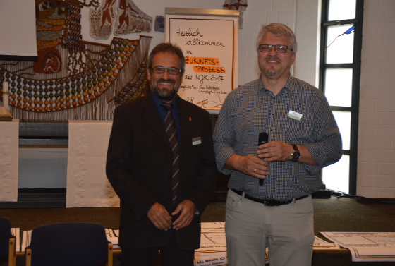Harald R&uuml;ckert beruft Stefan Kraft als Superintendenten des Distrikts Essen.